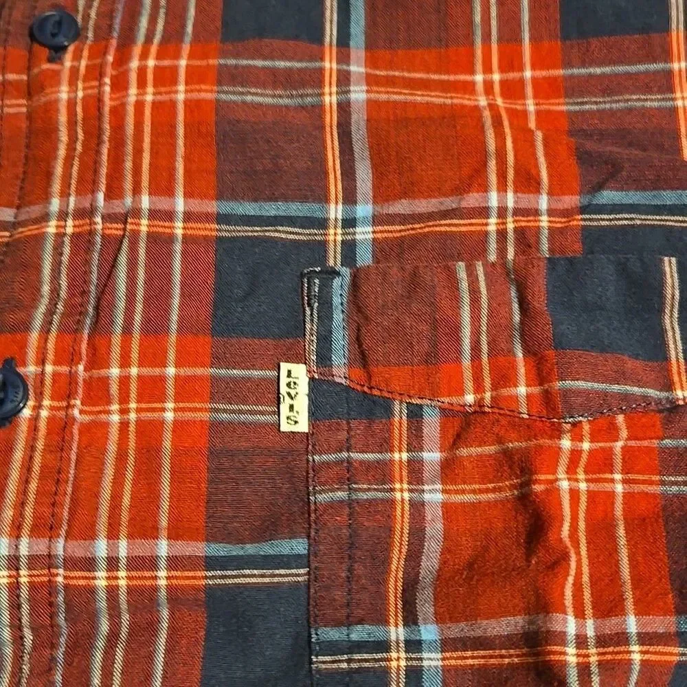 Levi’s Shirt Mens Large Red Plaid Short Sleeve Button Front Pocket Collard